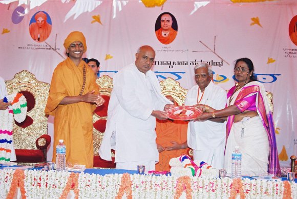 20030101_Photo_1005_F1030036_CMP_WM