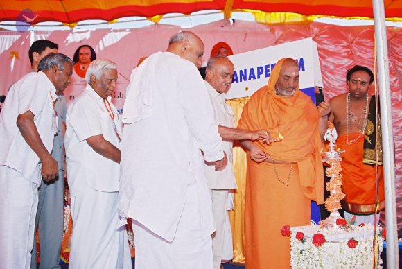 20030101_Photo_1056_F1030028_CMP_WM