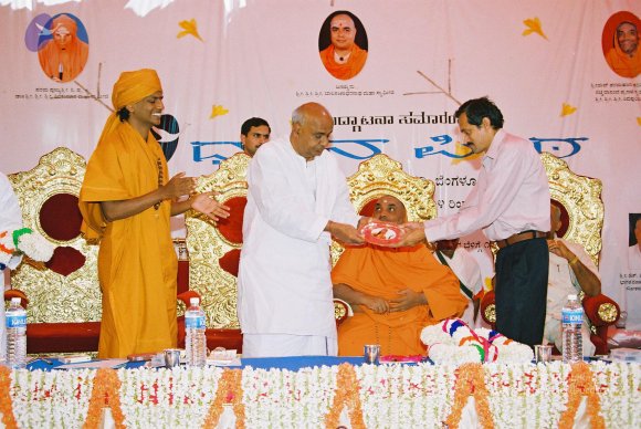 20030101_Photo_1135_F1230006_CMP_WM