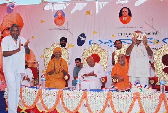 20030101_Photo_1159_F1030035_CMP_WM