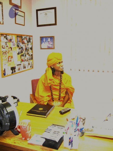 Swamiji in Sudathi_s office 1.28.04_CMP_WM