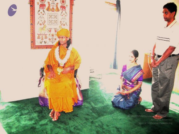 Swamiji in Sudha Hirads home 1.28.04_CMP_WM