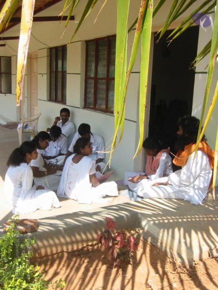 Acharyatraining_Feb05_ashram_CMP_WM