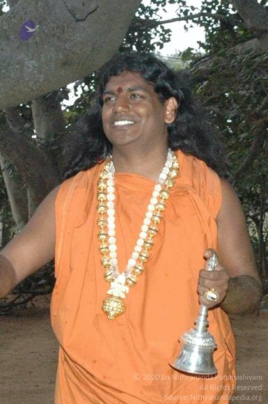 Flag-Hoisting-by-Swamiji_Photo_1005_DSC_0378_CMP_WM