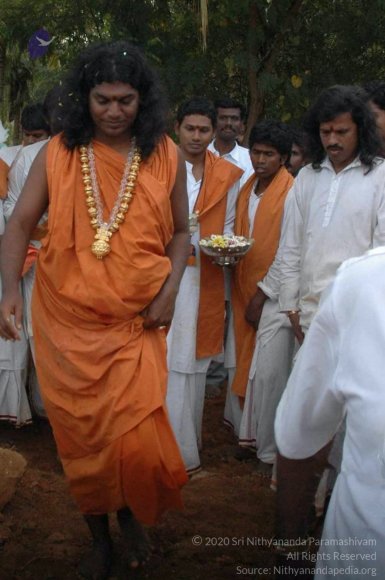 Flag-Hoisting-by-Swamiji_Photo_1041_DSC_0501_CMP_WM
