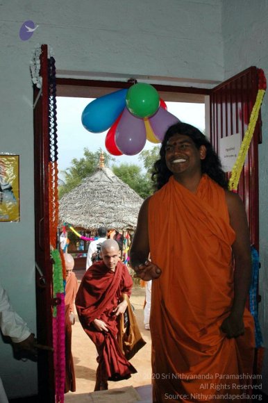 5-BUDDHIST-MONKS-VISIT-HDH-AT-BIDADI-ADHEENAM_Photo_1017_DSC_2420_CMP_WM