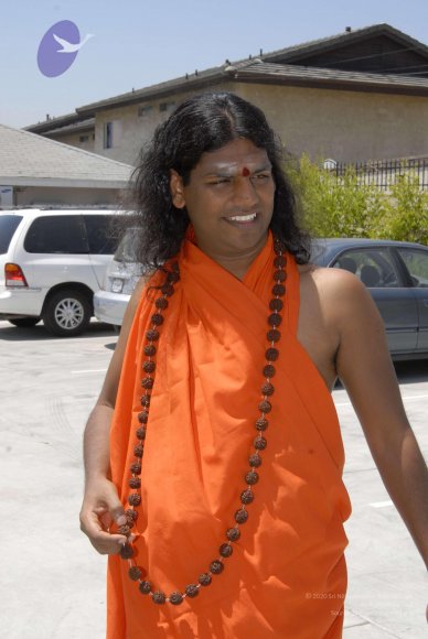2007June14SwamiVishwananda%20026_CMP_WM