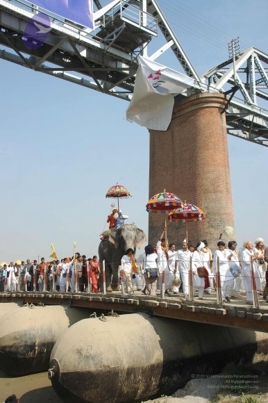 india-Ashram-Dic.30-31-1 -.05-06 297_CMP_WM