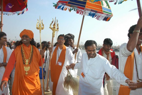 india-Ashram-Dic.30-31-1 -.05-06 364_CMP_WM