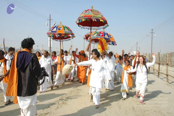 india-Ashram-Dic.30-31-1 -.05-06 373_CMP_WM