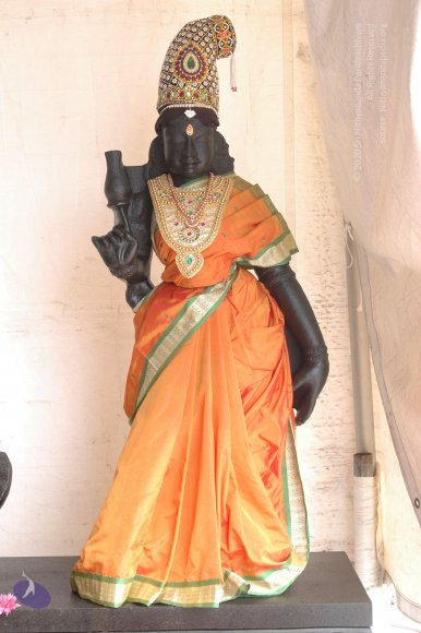 DeitiesSept2007 545_CMP_WM