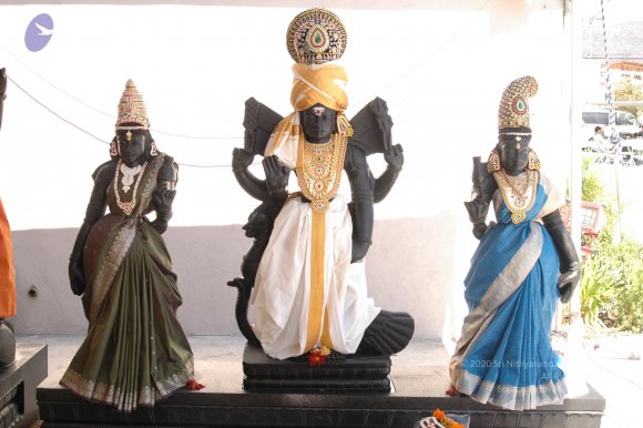 DeitiesSept2007 660_CMP_WM