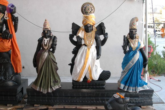 DeitiesSept2007 682_CMP_WM