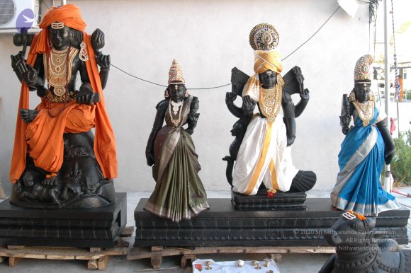 DeitiesSept2007 685_CMP_WM