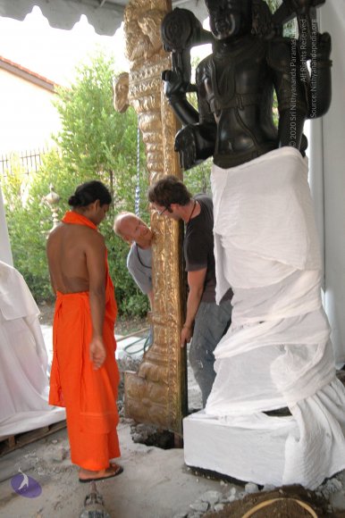 DeitiesSept2007 713_CMP_WM