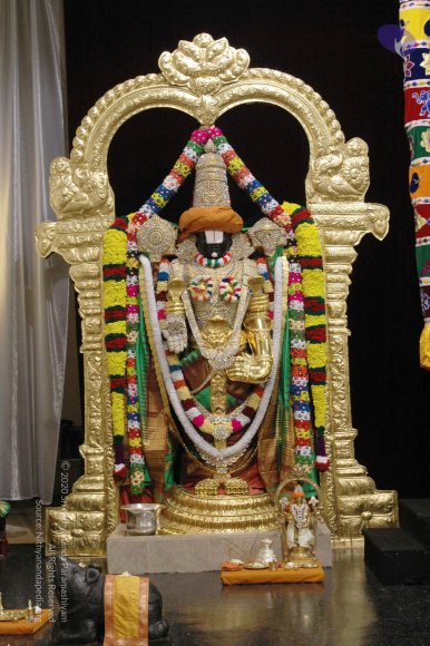 Swamiji13th2007 042_CMP_WM