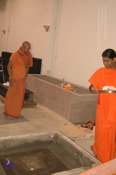 LANewAshramPrepNov2007 334_CMP_WM