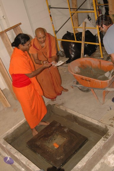 LANewAshramPrepNov2007 341_CMP_WM