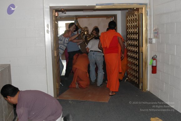 LANewAshramPrepNov2007 377_CMP_WM