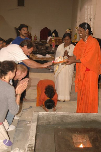 2007-November-7-to-9-Kailasa-in-LosAngeles-Making-of-Temple-_Photo_1069_LANewAshramPrepNov2007 329_CMP_WM