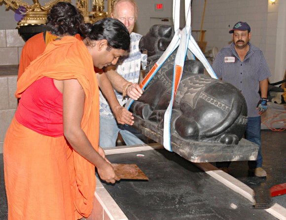 2007-November-7-to-9-Kailasa-in-LosAngeles-Making-of-Temple-_Photo_1125_LANewAshramPrepNov2007 748_CMP_WM