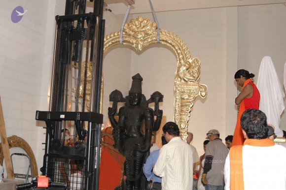 2007-November-7-to-9-Kailasa-in-LosAngeles-Making-of-Temple-_Photo_1151_LANewAshramPrepNov2007 894_CMP_WM