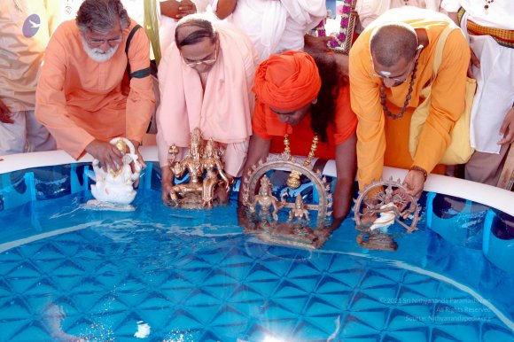 20070909KhumbaMela09Sept2007 750