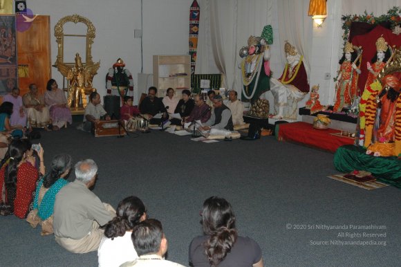 13July2008_Gopi_Group_Bhajans_04_CMP_WM