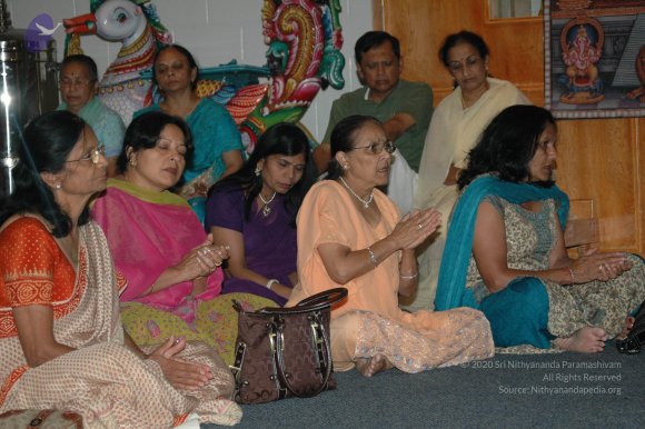 13July2008_Gopi_Group_Bhajans_14_CMP_WM