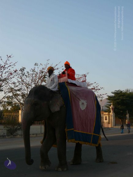 1-Himalaya-Yatra_Photo_1004_P1090089_CMP_WM