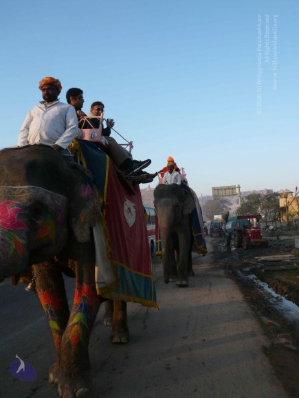 1-Himalaya-Yatra_Photo_1005_P1090092_CMP_WM