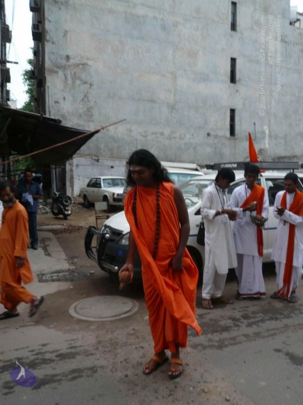 1-Himalaya-Yatra_Photo_1026_P1090171_CMP_WM