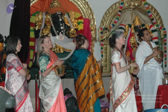 17July2008_GuruPurnima_181_CMP_WM