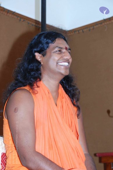 Close-up-of-Swamiji_Photo_1011_DSC_0421_CMP_WM