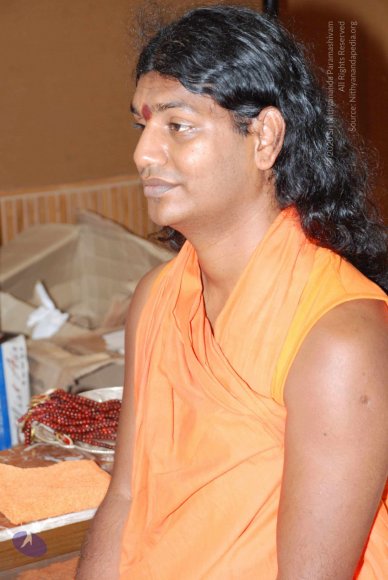 Close-up-of-Swamiji_Photo_1017_DSC_0447_CMP_WM