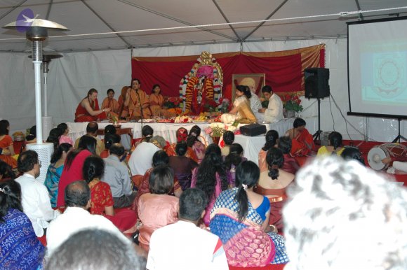 11May08_darshan_012_CMP_WM