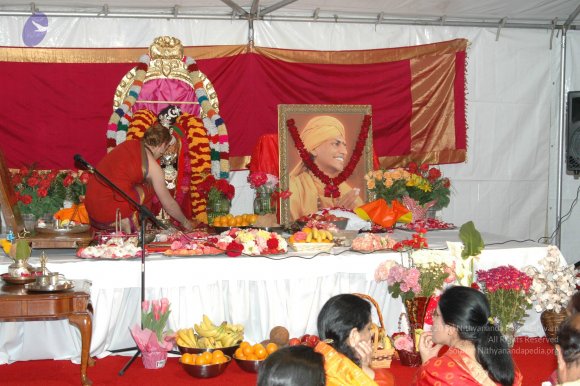 11May08_darshan_045_CMP_WM