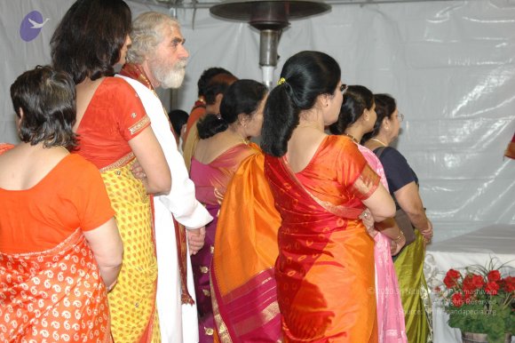 11May08_darshan_066_CMP_WM