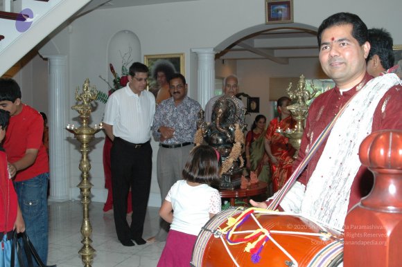 11May08_darshan_106_CMP_WM