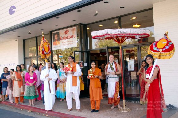 20091001_01October_Swamiji_Arrival_LA_0201