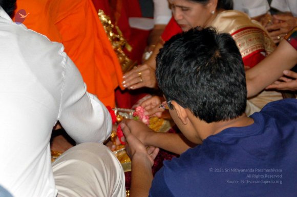 20091002_02October2009_Pratyaksha_Puja_0101