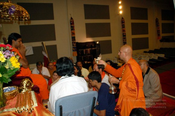 20091002_02October2009_Pratyaksha_Puja_1301