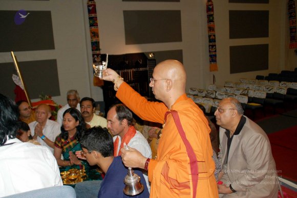 20091002_02October2009_Pratyaksha_Puja_1401