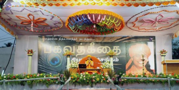 Bhagavad-Gita-Satsang_Photo_1005_5_CMP_WM