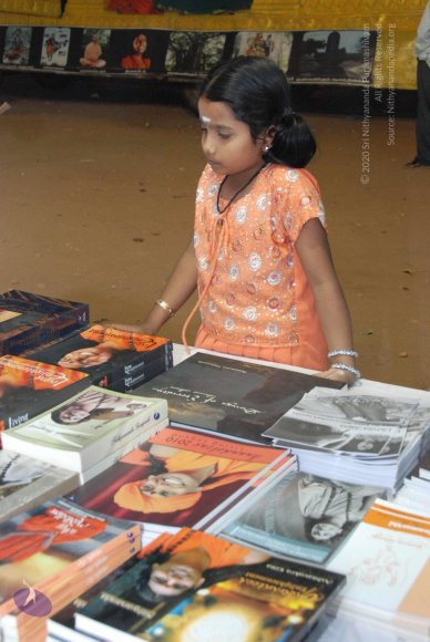 Bhagavad-Gita-Satsang_Photo_1011_DSC_2079_CMP_WM