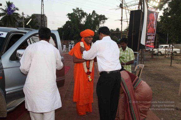 Bhagavad-Gita-Satsang_Photo_1022_IMG_3889_CMP_WM