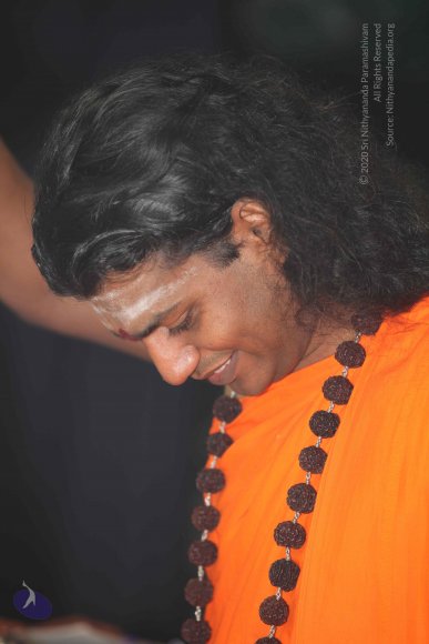 Pada-Puja_Photo_1029_IMG_8041_CMP_WM