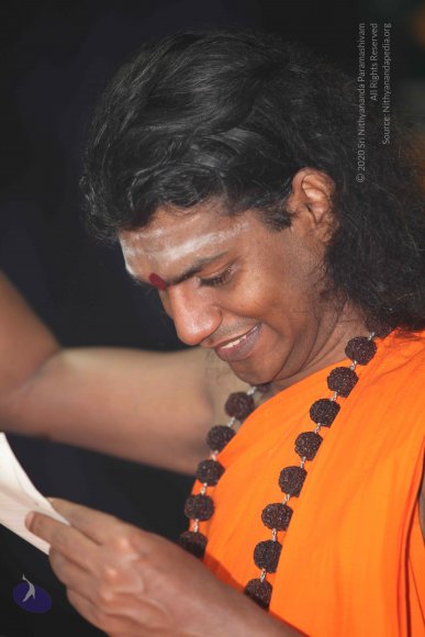 Pada-Puja_Photo_1031_IMG_8043_CMP_WM