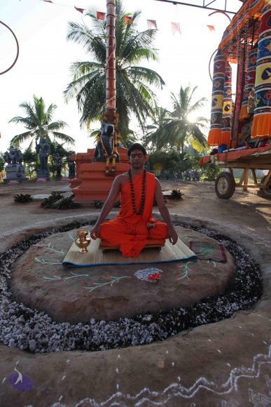 1-MORNING-SATSANG_Photo_1001_IMG_8812_CMP_WM