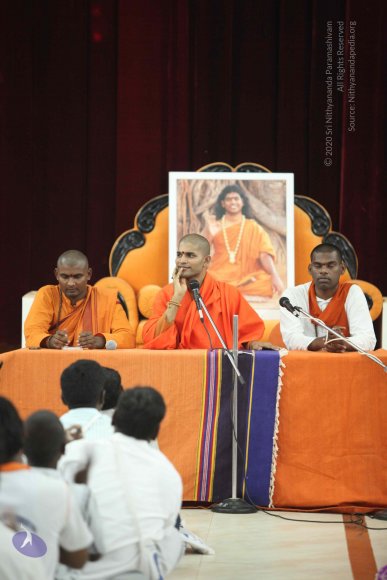 03-Acharya-Session_Photo_1001_IMG_5386_CMP_WM